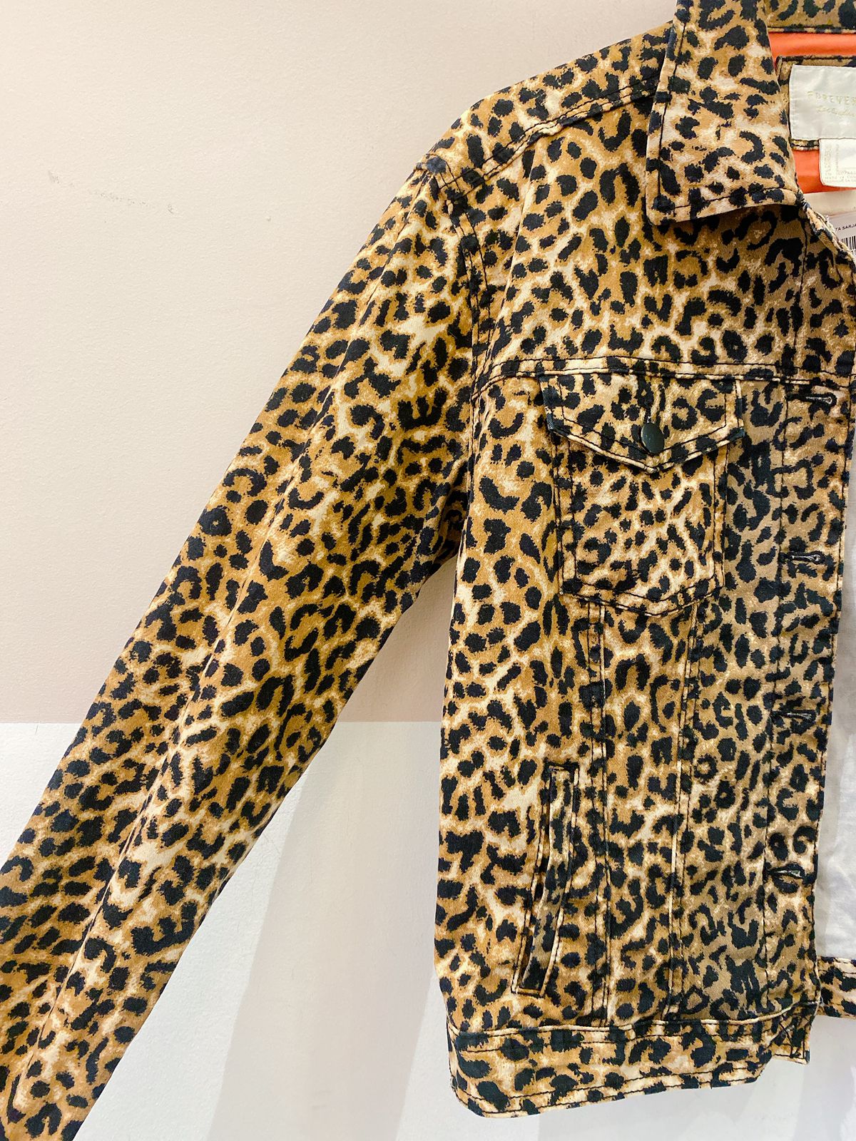 Jaqueta sarja onça Forever 21 P