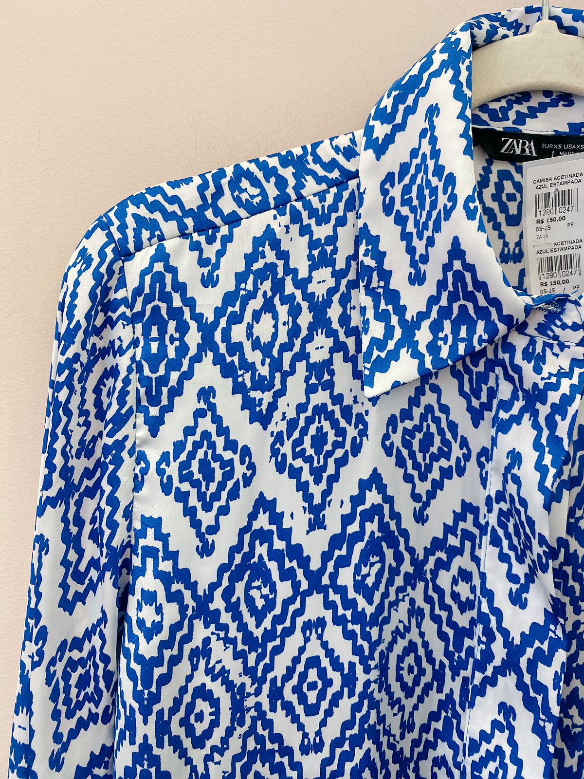 Camisa acetinada azul estampada Zara PP